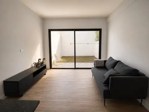 Departamento venta Coghlan jardín y 2 baños