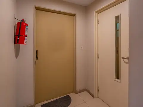 Dos oficinas en block, en el clásico entorno del barrio Chauvín. VENDIDO