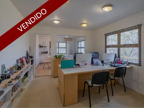 Dos oficinas en block, en el clásico entorno del barrio Chauvín. VENDIDO