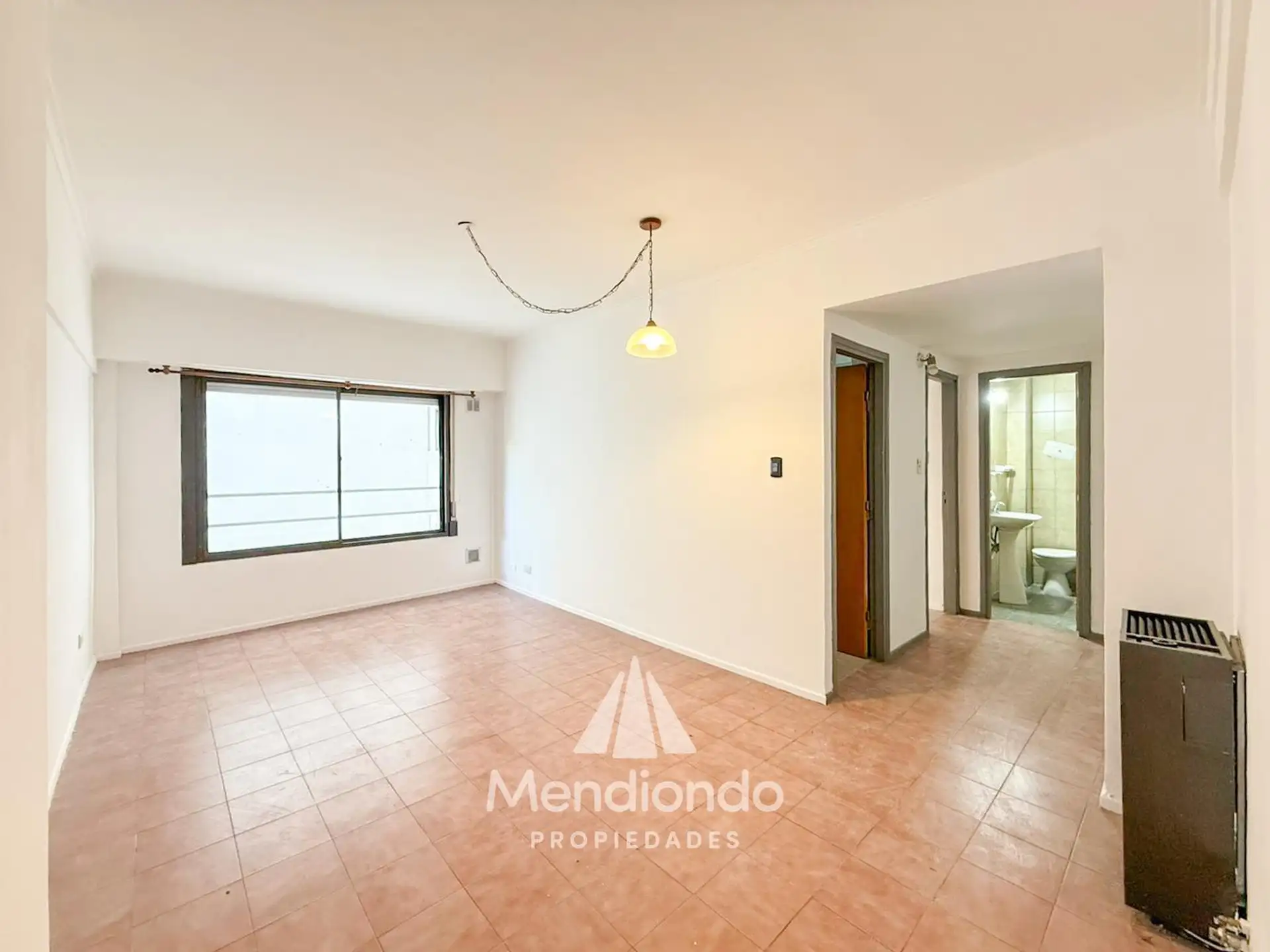 Depto 2 amb, 32m² en zona Aldrey, con cocina separada y placard