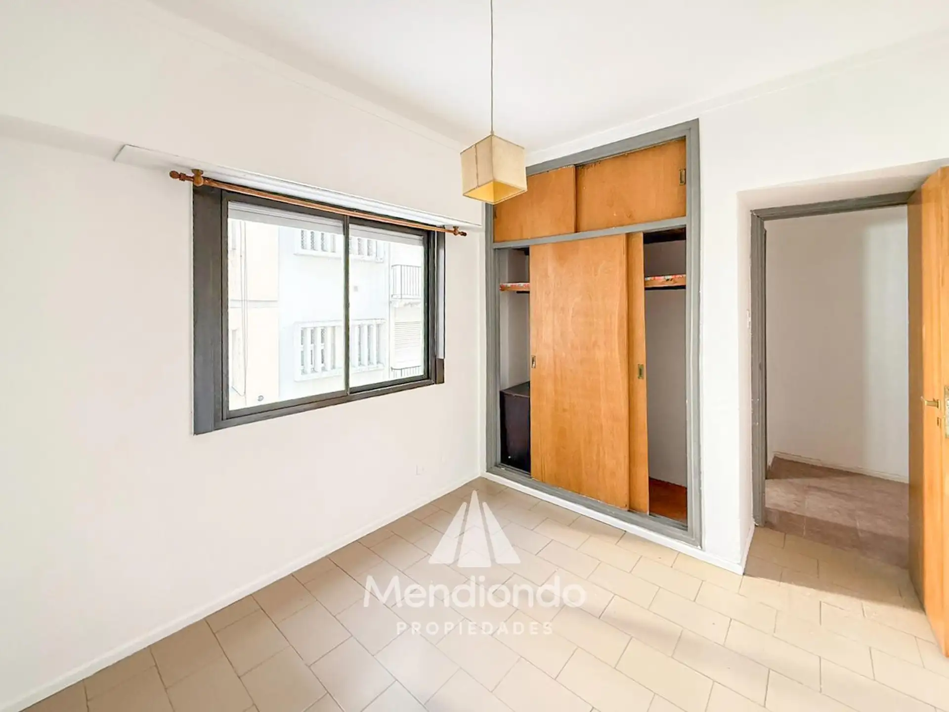 Depto 2 amb, 32m² en zona Aldrey, con cocina separada y placard