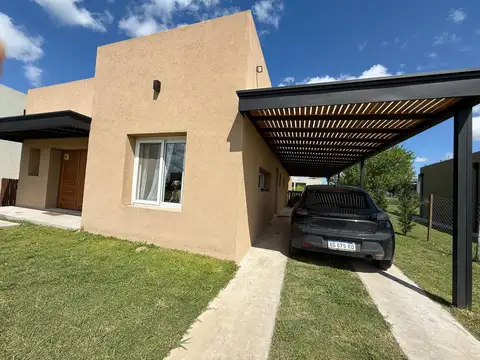 Alquiler temporario casa San Sebastián 4 ambientes Área 13