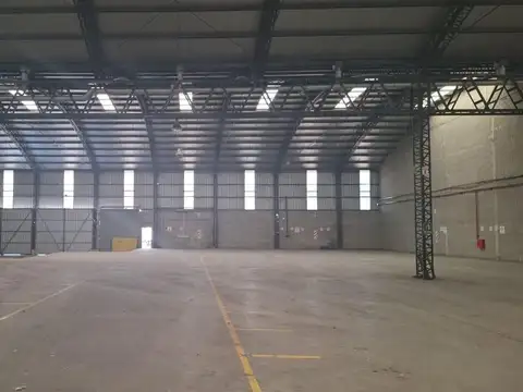 Deposito en ALQUILER de 2400 m2 cubiertos - Parque industrial Morón