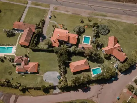 Casa emblemática en Playa Brava frente al mar