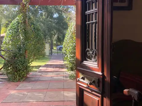 Los Guindos esquina Los Platanos