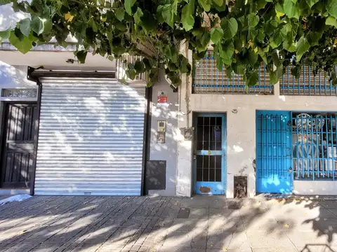VENTA PH EN BLOCK 2 FAMILIAS A RECICLAR EN CIUDADELA SIN EXPENSAS