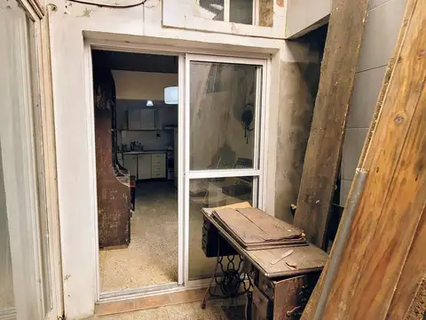 Av. Diaz Vélez  al 800