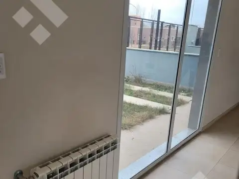 Casa en Venta en General Fernandez Oro, USD 189.000