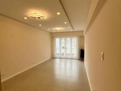 Departamento en venta 3 ambientes con dependencia y balcón - Centro