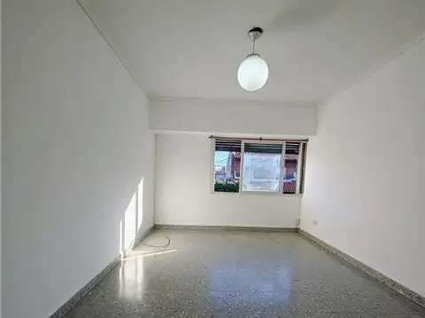 Departamento en Alquiler en Lomas De Zamora, $ 450.000