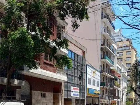 Viamonte 2000, Piso 1