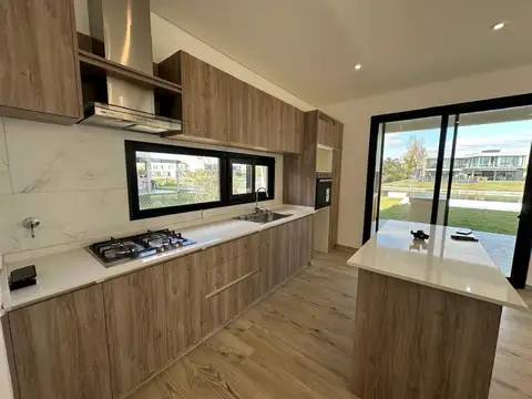Casa en Venta en El Canton - Norte, USD 350.000