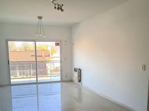 Departamento en Alquiler en Villa Devoto, $ 900.000