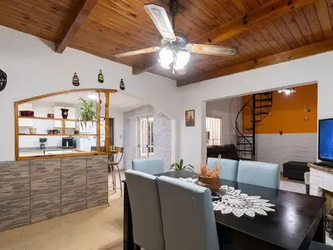 Casa 3 ambientes con 1 baño