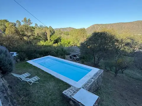 Casa 6 ambientes con 2 baños