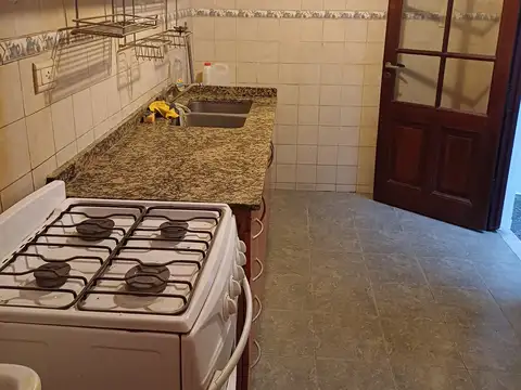 Depto Tipo Casa en Alquiler en Villa del Parque, $ 2.200.000