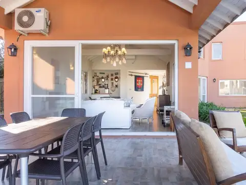 Casa en Venta en El Cantón - Barrio Islas, USD 280.000