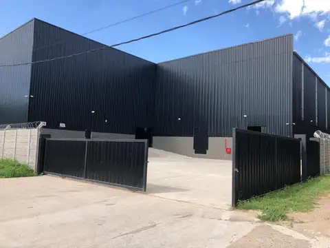 Excelente planta industrial/Logistica desarrollada en lote de esquina de 4000 m2 posee Trifásica T2