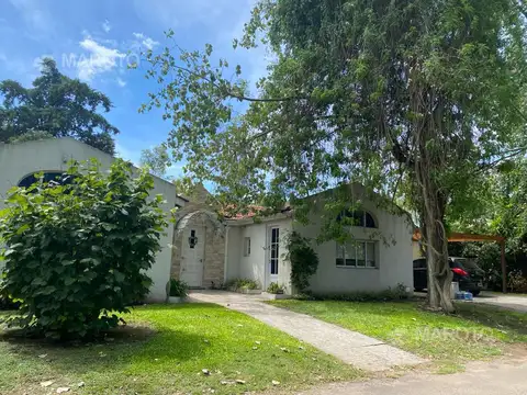 Casa 6 ambientes con 4 baños