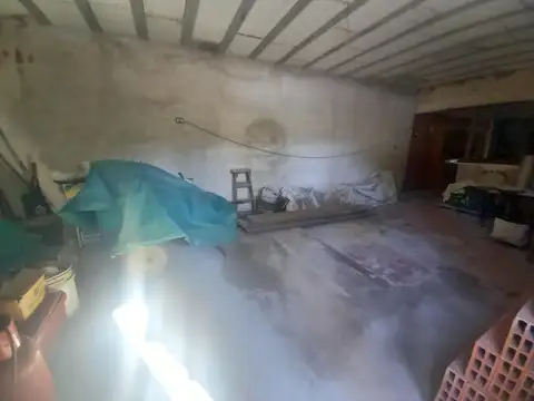 Casa a terminar, quincho y depto 2 amb. en José León Suarez