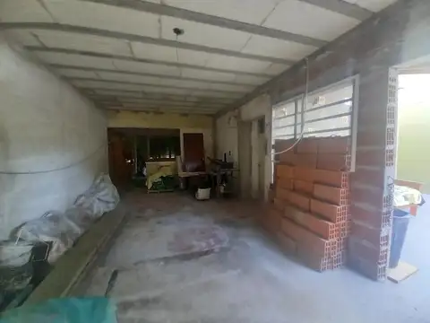 Casa 3 ambientes con 1 baño