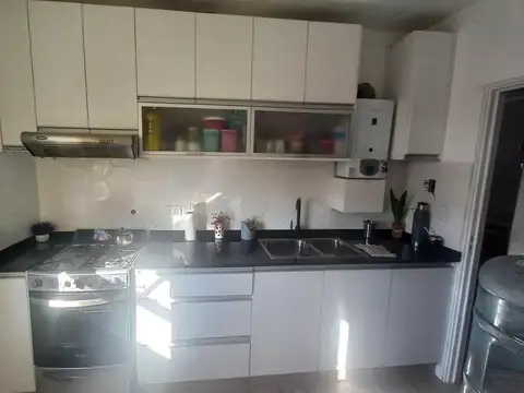 Departamento VENTA totalmente renovado en Don Orione – 4 amb