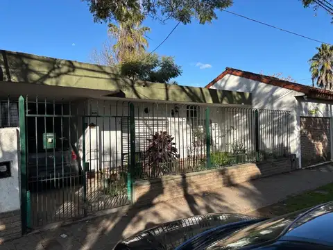 Casa en venta 4 ambientes / Rafael Calzada