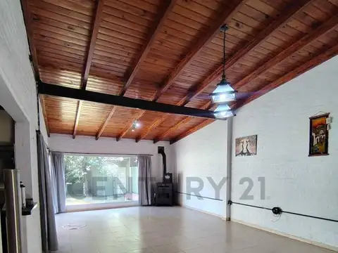 Casa 6 ambientes con 1 baño