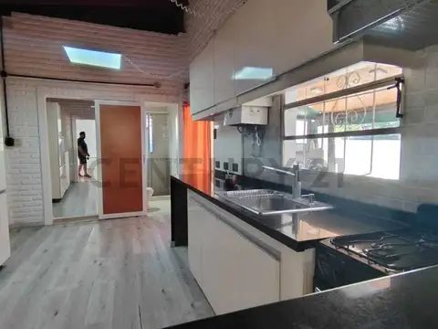 Casa en Venta en Ibarlucea con pileta
