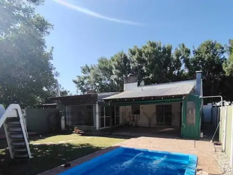 Casa en Venta en Ibarlucea con pileta