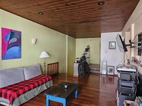 Depto Tipo Casa 4 ambientes con 3 baños
