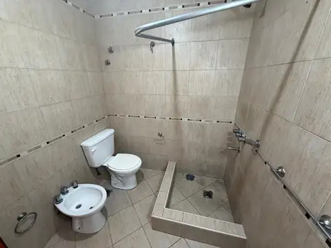 Depto Tipo Casa en Alquiler en Temperley, $ 420.000