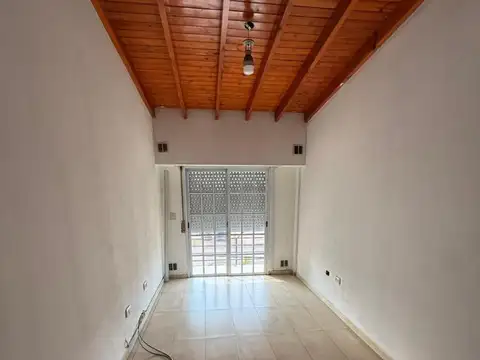Depto Tipo Casa en Alquiler de 1 dormitorio