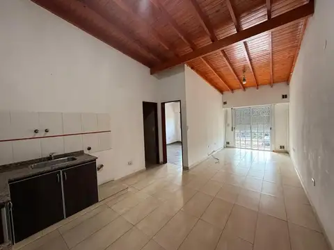 Alquiler Dpto. de 2 ambientes al frente. 