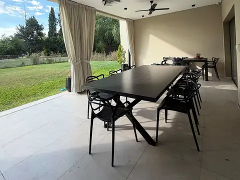 Casa  en Venta en Sausalito, Pilar, G.B.A. Zona Norte