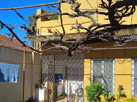 VENTA PH 3 AMBIENTES BERNAL CENTRO