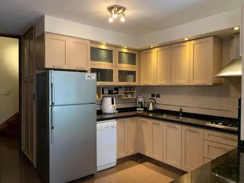 VENTA CASA 4 AMB - PARQUE - QUINCHO San Martin