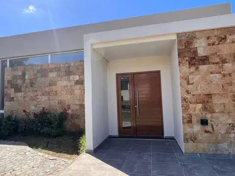 Casa en Venta al Oeste