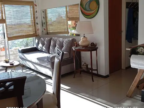 Departamento  2 ambientes con balcon corrido a metros de zona centrica en Lanus