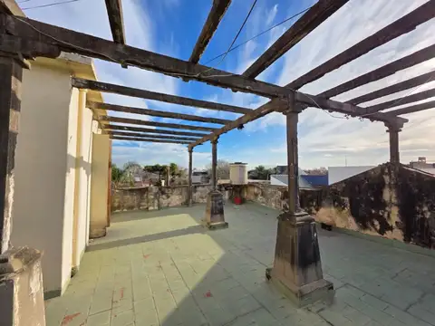 Depto Tipo Casa en Venta de 5 ambientes