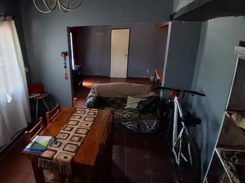 VENTA  CASA 5 AMBIENTES MERLO