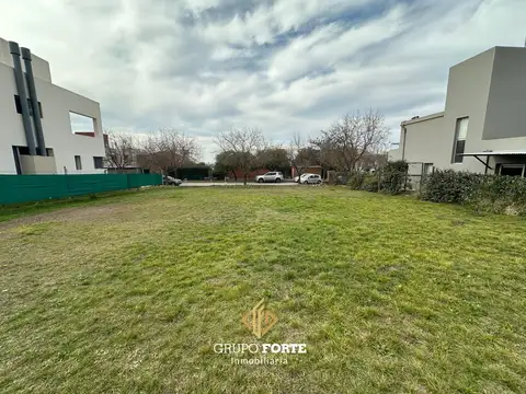 Terreno en Venta en Valle Escondido, USD 210.000