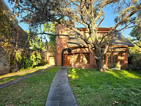 Casa en Venta con 5 cocheras