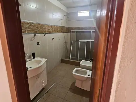 Alquiler de Departamento 4 AMBIENTES  Frente en Caseros, Tres de Febrero