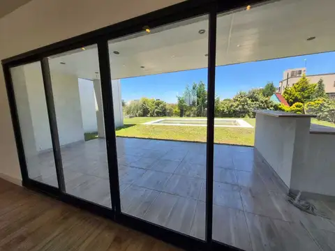 Casa 4 amb pileta parque 1 suite 3 baños ESTRENAR