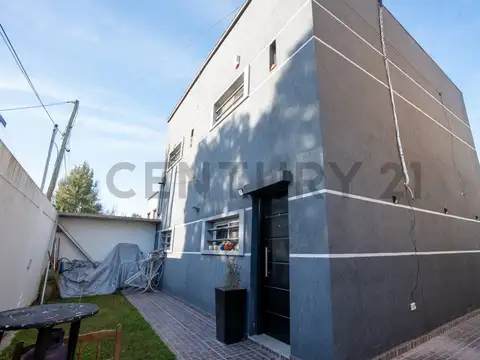 30 bis e/455 y 456 2000, Piso 0