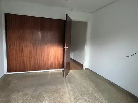 DEPARTAMENTO 2 AMBIENTES AL FRENTE CON PATIO TERRAZA QUILMES OESTE