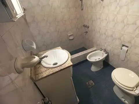 Depto Tipo Casa 4 ambientes con 2 baños