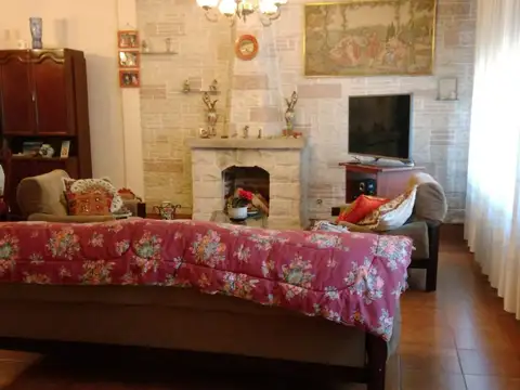 Casa 6 ambientes con 3 baños