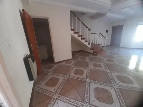 Duplex en venta zona Villa Adelina